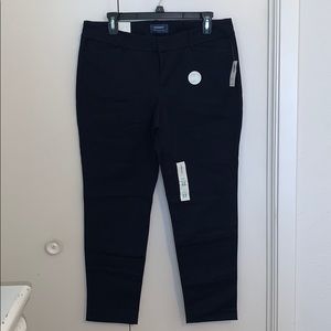 Navy blue, ankle length, mid rise, standard fit